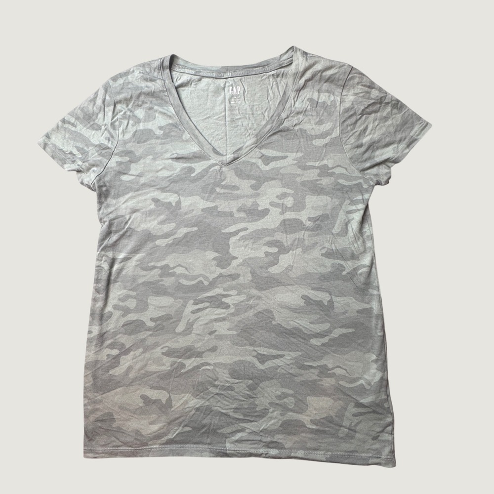 Gap‎ T-Shirt Womens M Green Camo Favorite T V-Neck Short Sleeve 467206-13 SP20